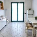 Se008 - Senigallia, Bilocale Sul Mare Con Spiaggia Daire